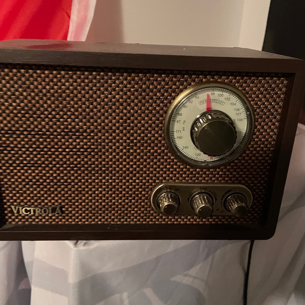 Victrola Vintage Bluetooth Radio - Brown